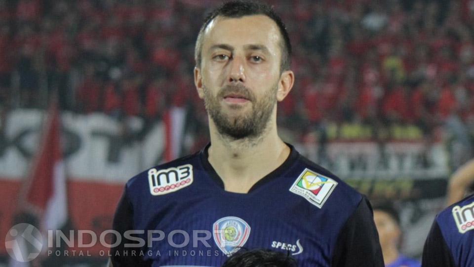 Eks defender Arema FC, Goran Gancev mengaku belum mendapat kejelasan akan nasib kompetisi di negaranya, seperti halnya yang dialami Liga 1 pasca terdampak pandemi covid-19.